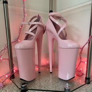 Pleaser Beyond-087 10 in Baby Pink. Gorgeous Mary Janes in like-new condition.